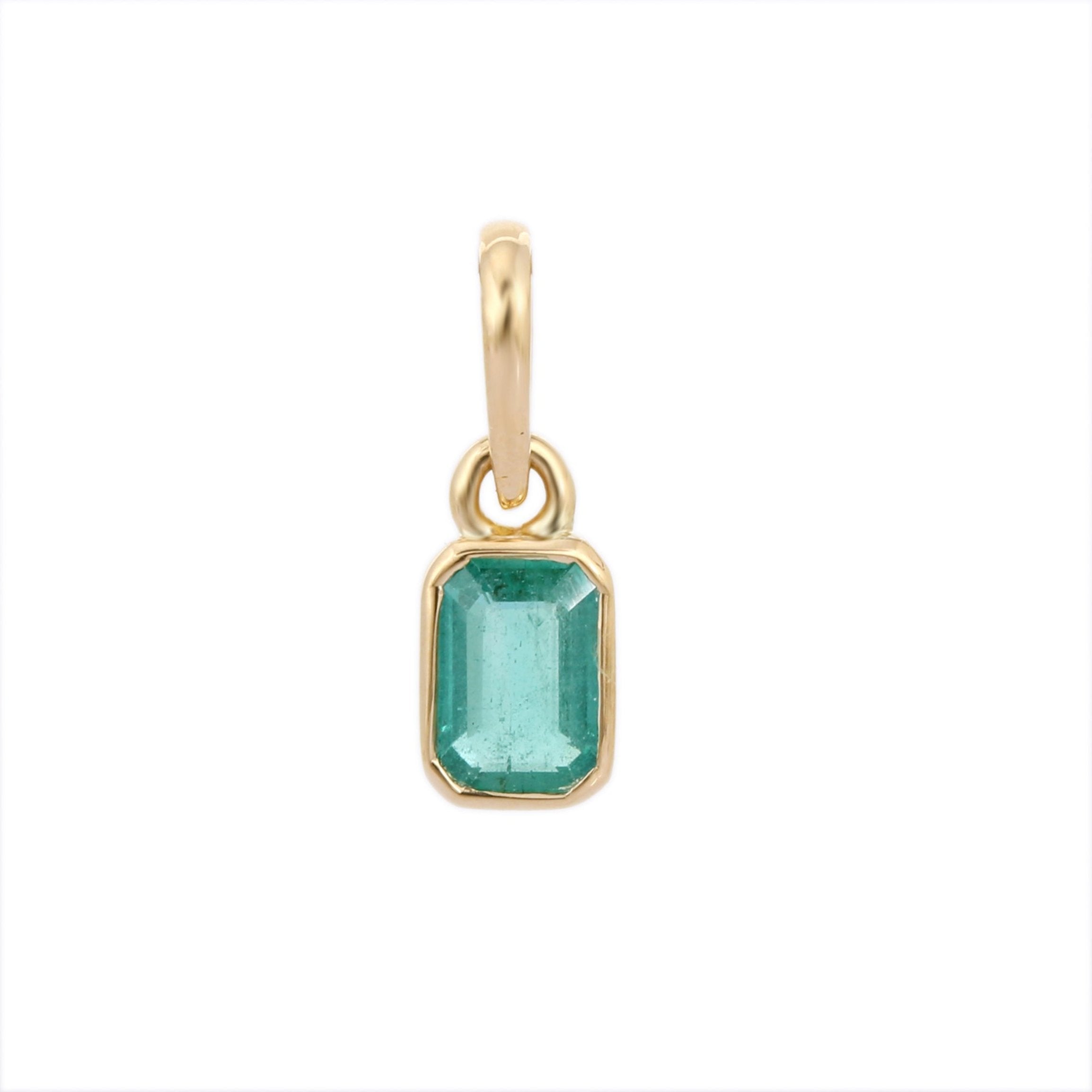 18K Gold Emerald Stone Pendant - VR Jewels